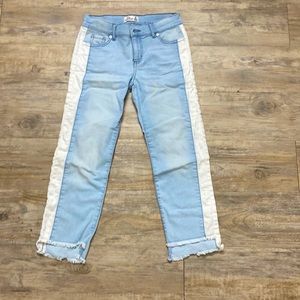 Jorache jeans ruffed bottom light wash white sides good as new